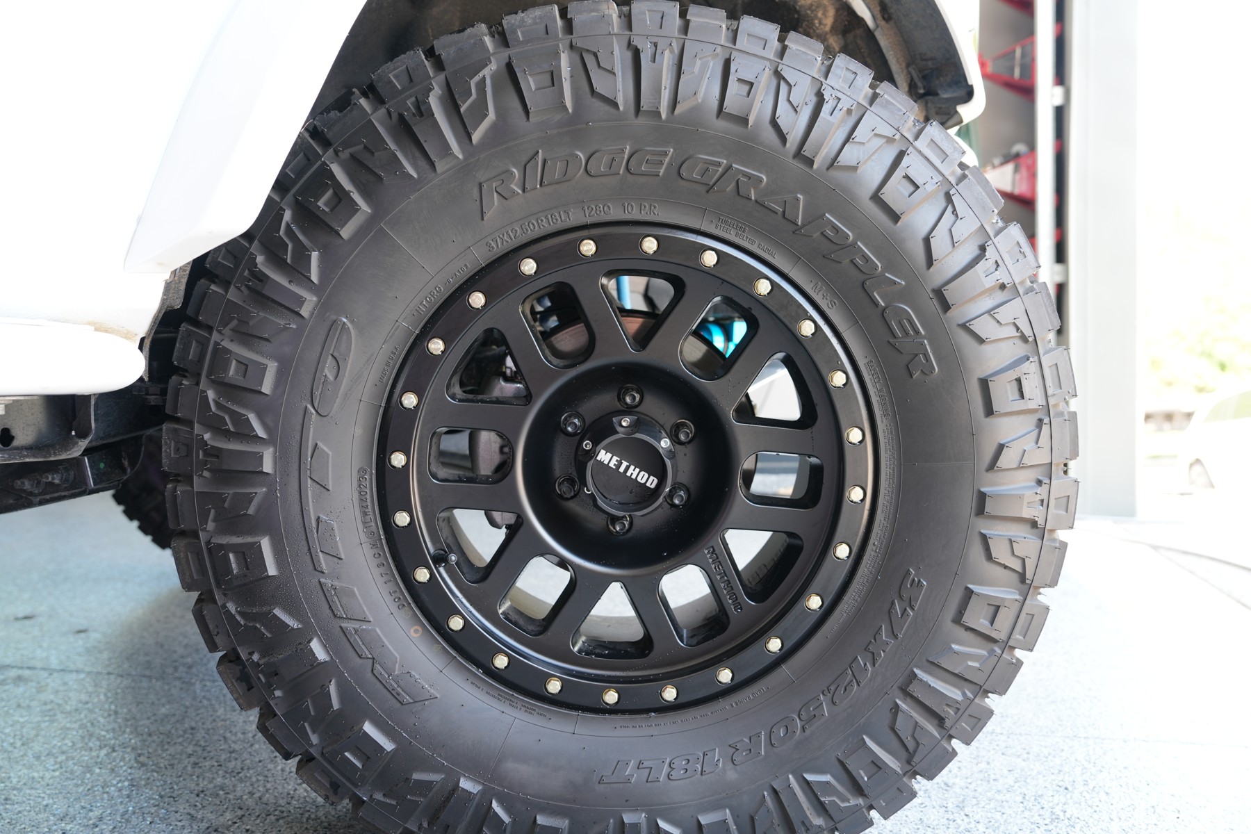 Wheels and tires — Custom Bronco