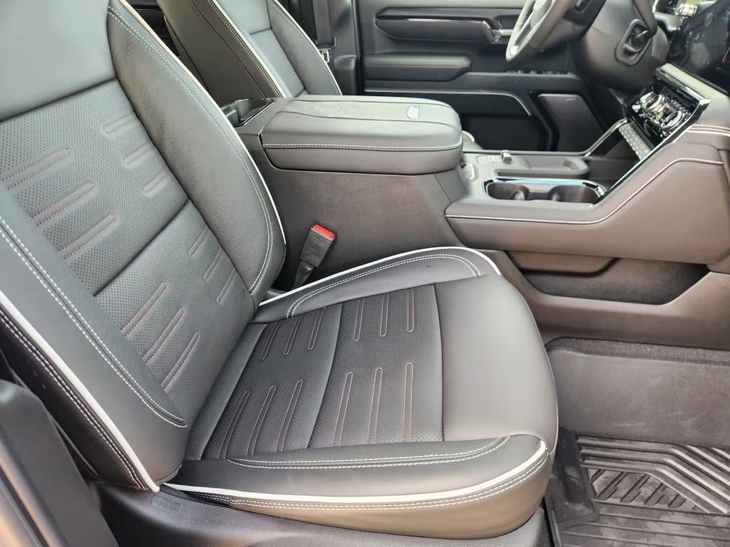 Front seats — Sierra 2500 HD